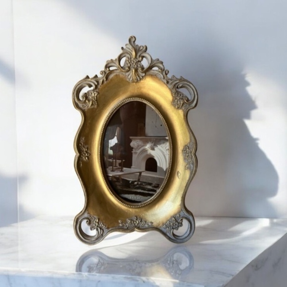 Ornate gold picture frame antique style for 4”x6” photo